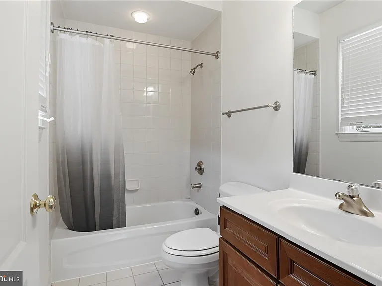 23059 Bronstein Ln — Photo 50