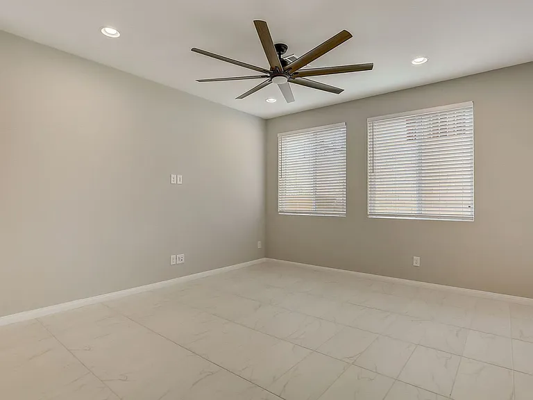 10643 Enridge Ave — Photo 4