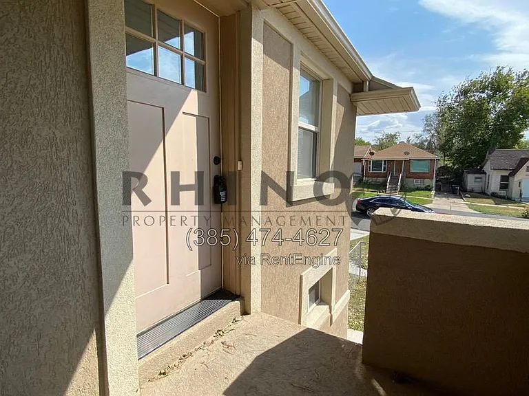 2885 Van Buren Ave #2 — Photo 7
