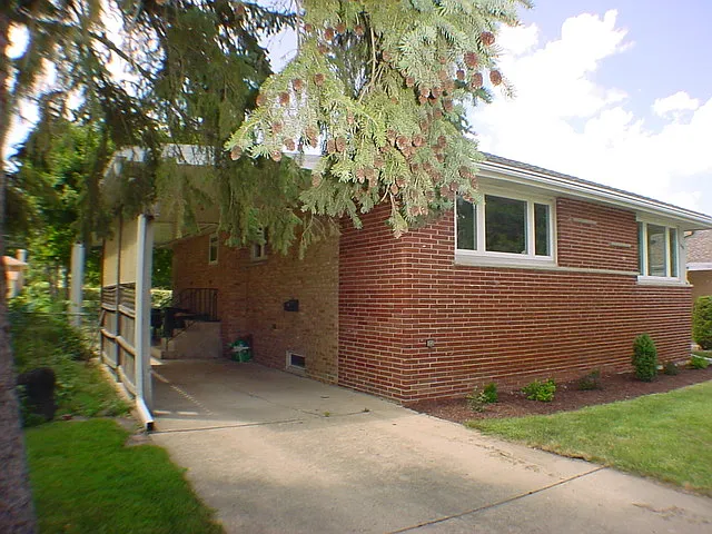 1048 S Douglas Ave photo 1