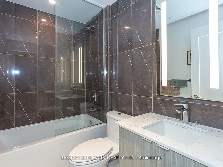 575 Bloor St E #2109 — Photo 10