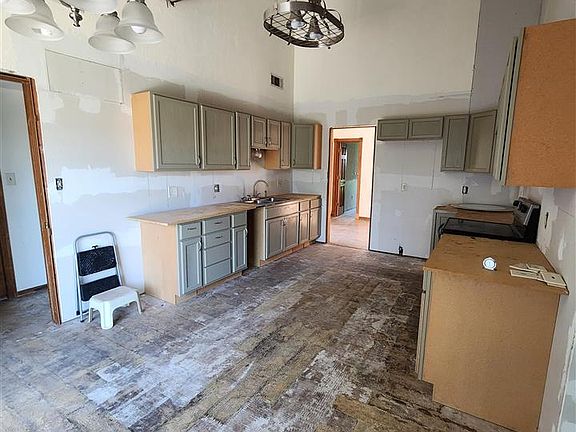 4th image of 7131 NW Birch Pl