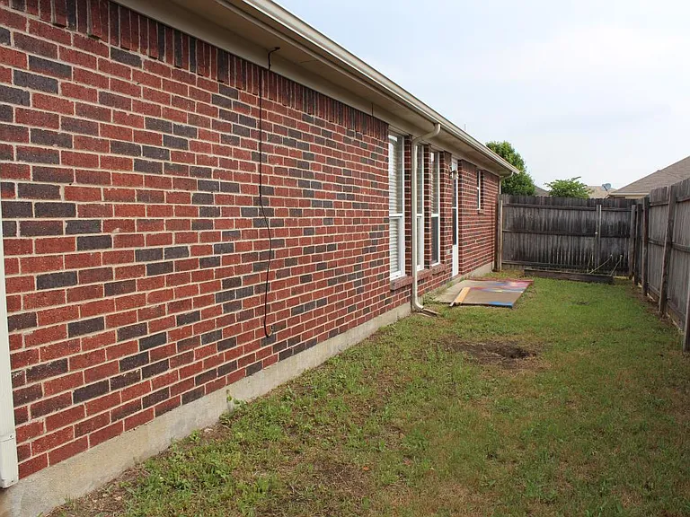 310 Katydid Ct — Photo 11