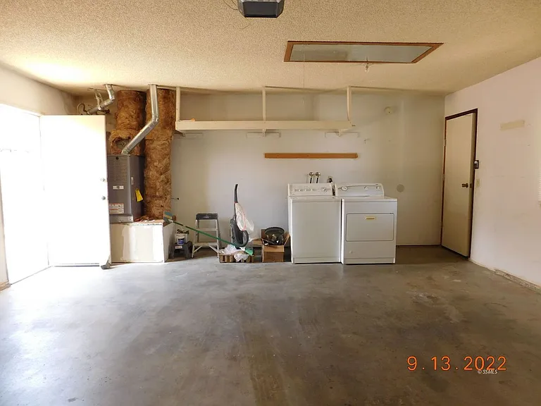 330 E Wilson Ave — Photo 16