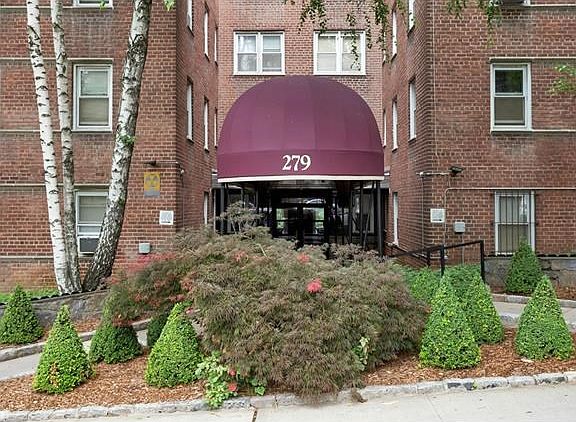 3rd image of 279 N Broadway APT 8S