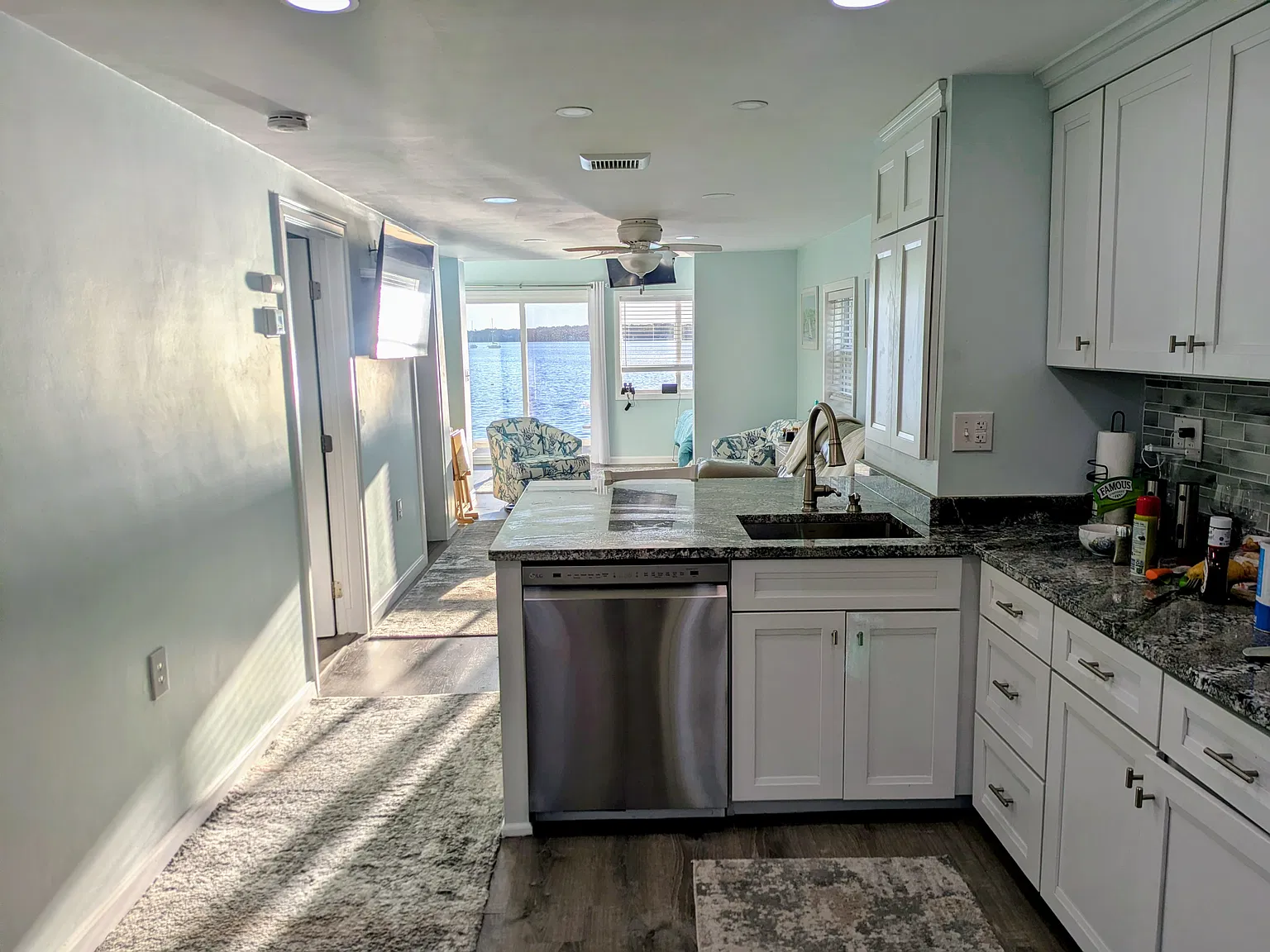 1 bed, 900 sqft, $1,875 — Photo 3