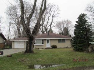 2002 Fairfield Rd, Lindenhurst, IL 60046