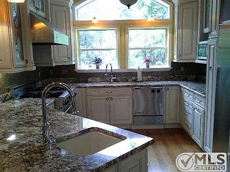 5th image of 4069 McLaughlin Dr
