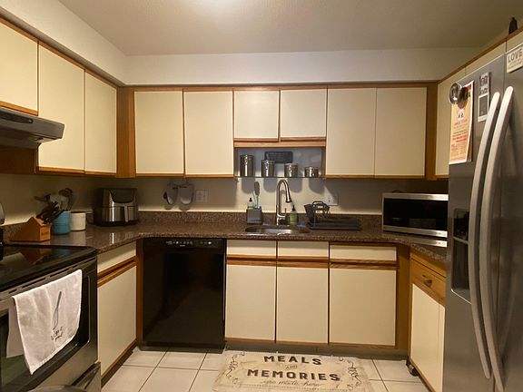 5th image of 8 Colonial St APT 5
