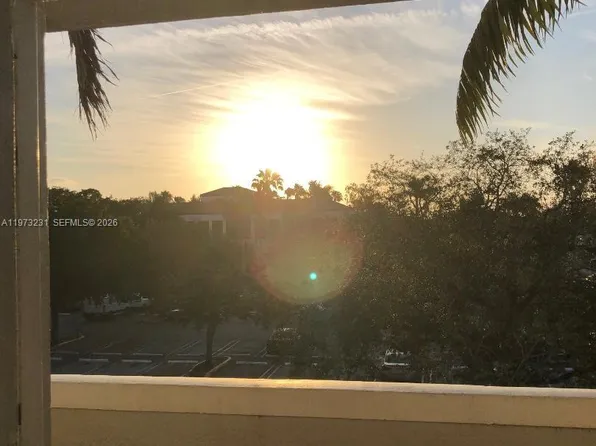 17255 SW 95th Ave, Palmetto Bay, FL