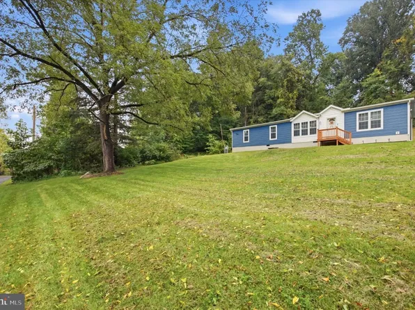136 Charlotte Ln, Coatesville, PA 19320