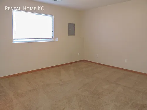 7402 Hedge Lane Ter — Photo 14