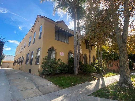 3rd image of 404 N Sierra Bonita Ave APT 204