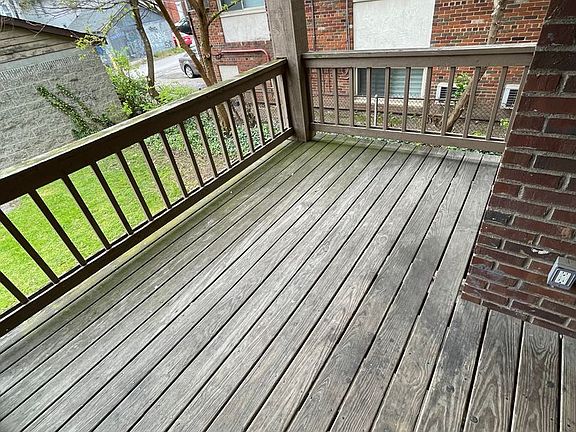 2nd image of 50 E 11th Ave