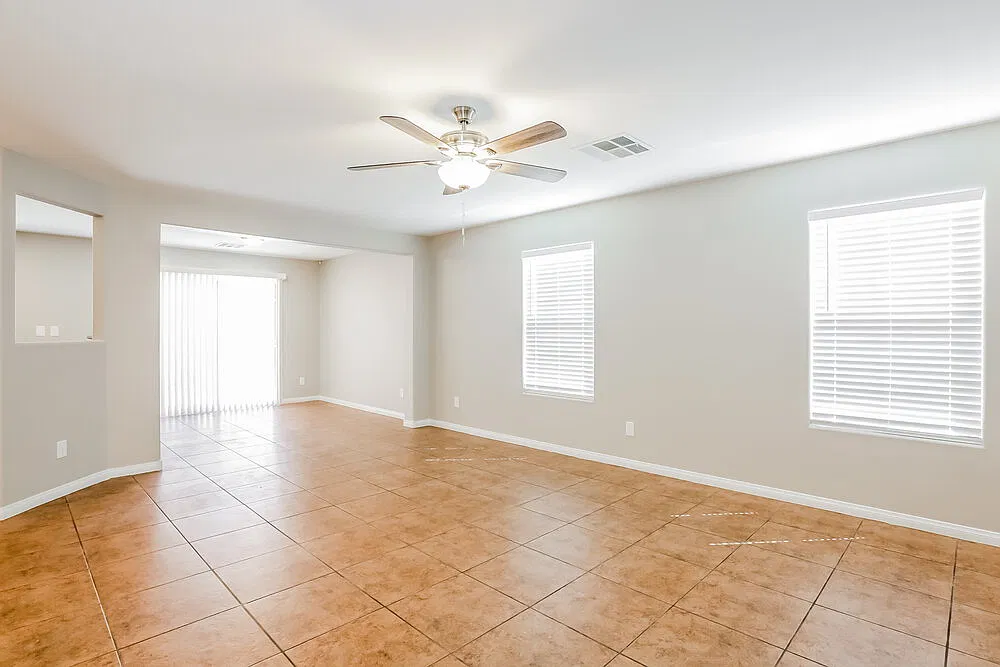 3 bed, 2.5 bath, 1668 sqft, $2,200 — Photo 4