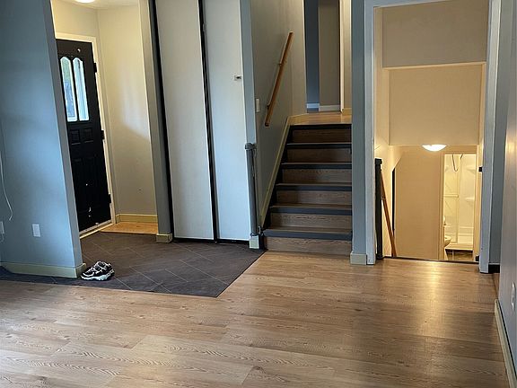 2nd image of 107 Peace River Cres