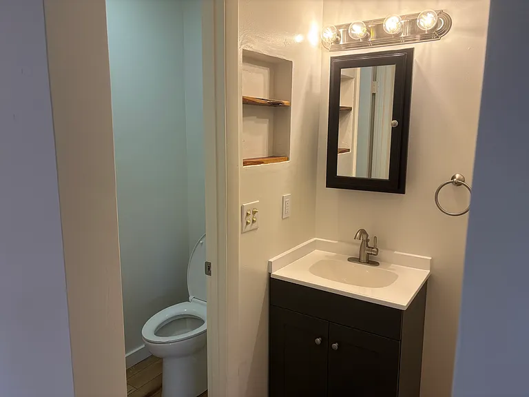 421 Mother In Law Ln — Photo 11