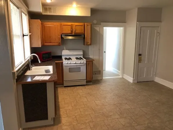 34 Lake St, Nashua, NH 03060