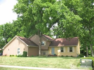 105 Springwood Dr, Springboro, OH 45066