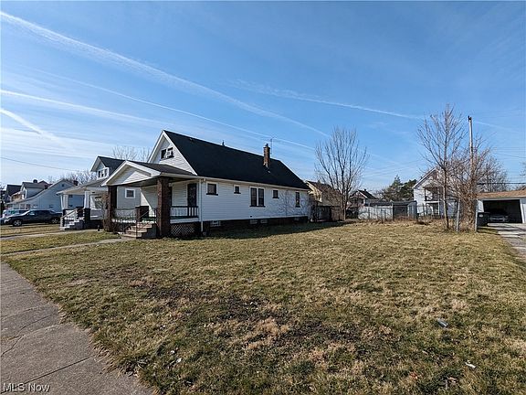 3rd image of 3630 E 114th St