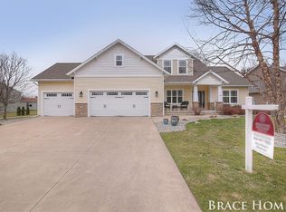 2962 Coppergrove Dr NE, Grand Rapids, MI 49525
