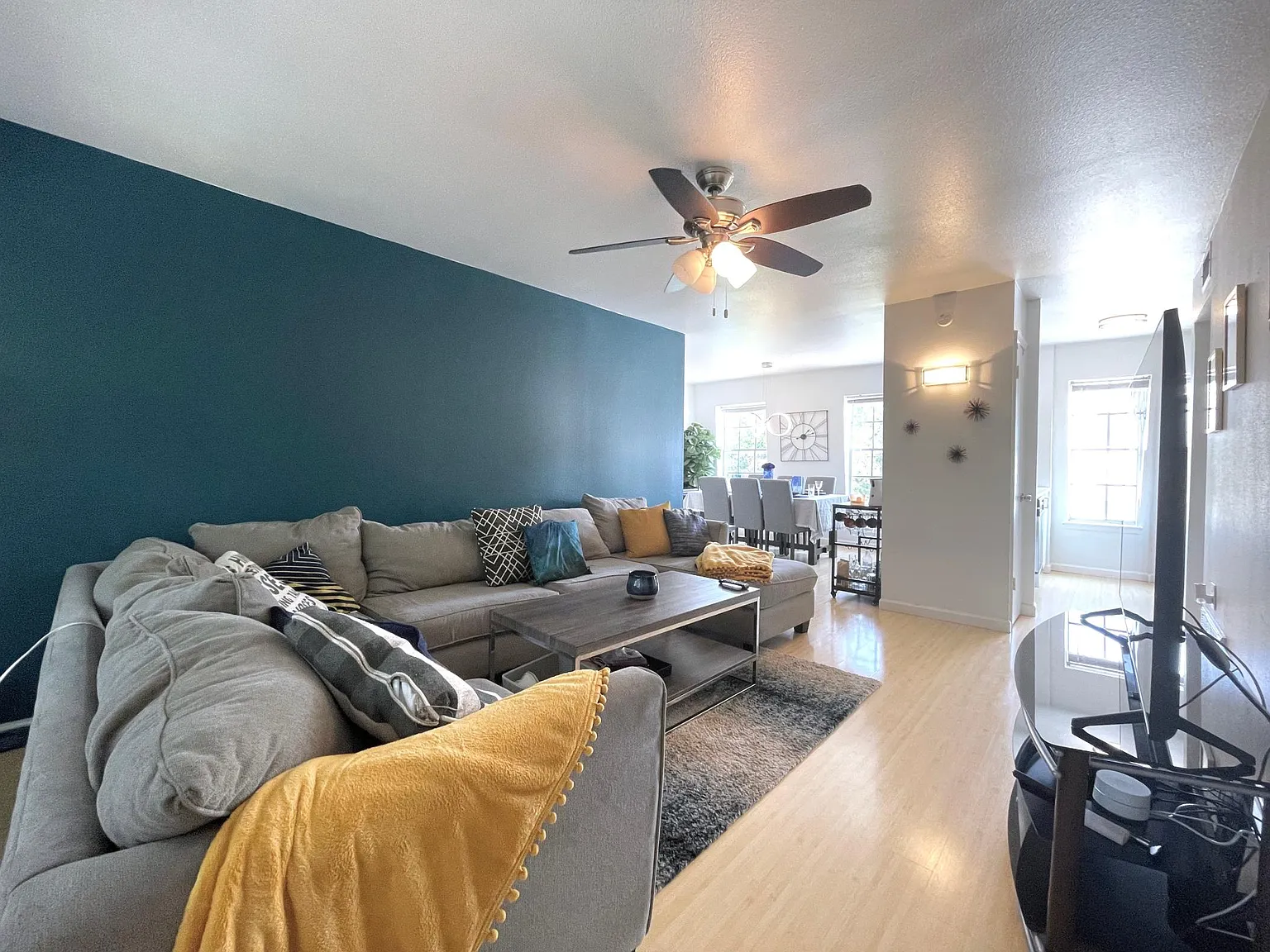 300 Crockett St — Photo 1