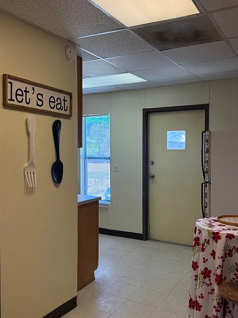 3 bed, 670 sqft, $799 — Photo 3
