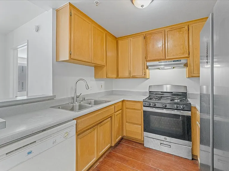 1785 Beloit Ave — Photo 6