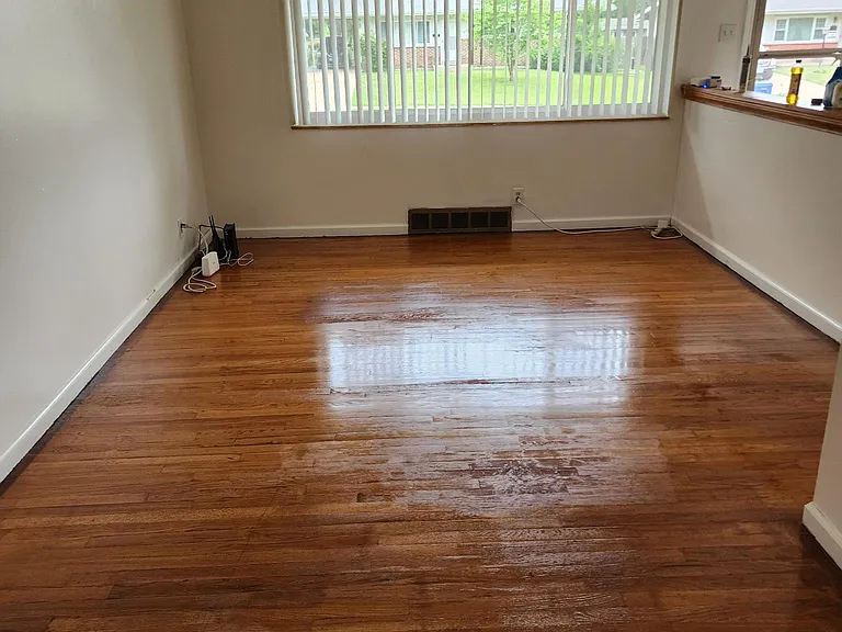 2155 Oriole Dr — Photo 3