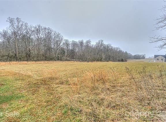 4th image of 140 Lenoxdale Dr