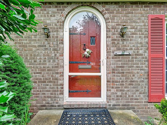 4th image of 2923 Arlington Rd
