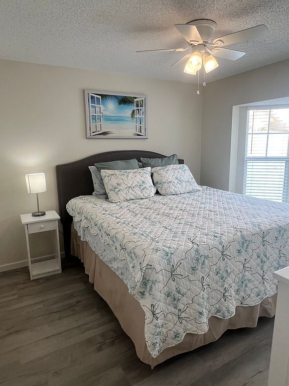 810 Harrington Lake Dr N - Property Image