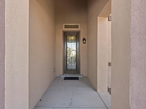4th image of 1632 Roble Dr SE