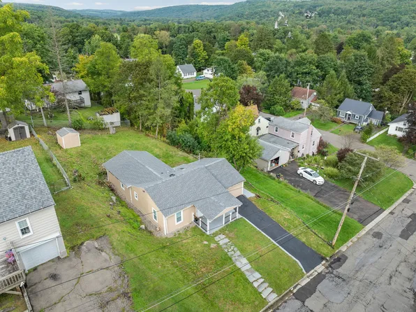 806 Martin St, Endicott, NY 13760