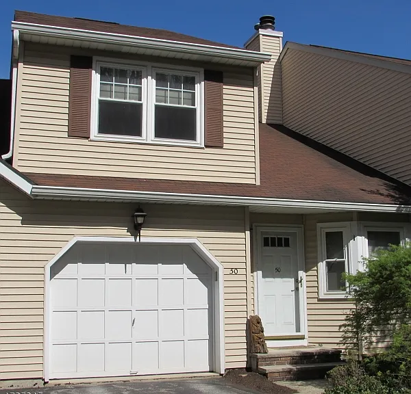 50 Carriage Ln — Photo 1