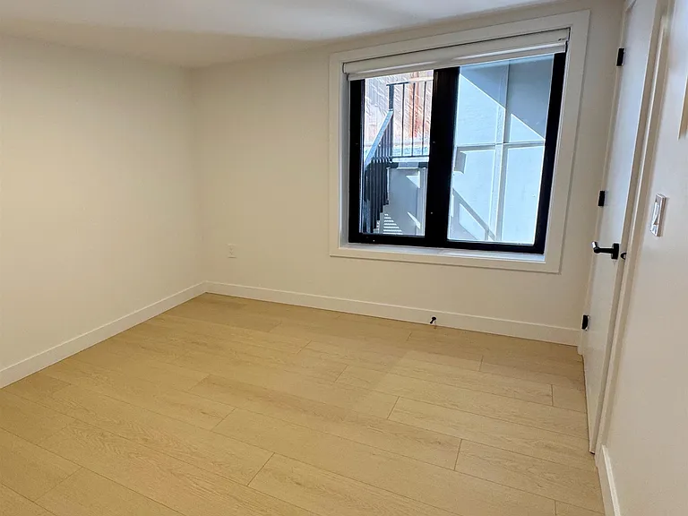6575 Lime St #BASEMENT — Photo 4