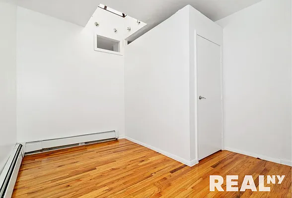 Rented by REAL New York | media 11