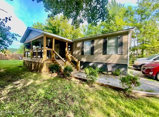 326 Railroad Ave, Rocky Top, TN 37769