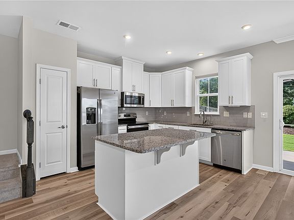 2nd image of 115 Roundtree Dr