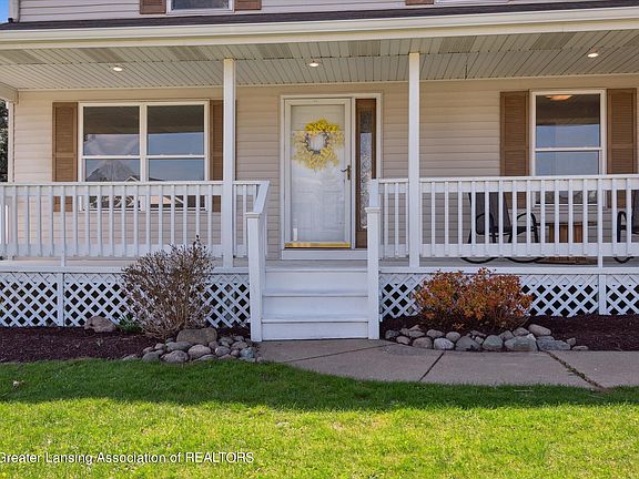 2nd image of 4751 Sunset Dr