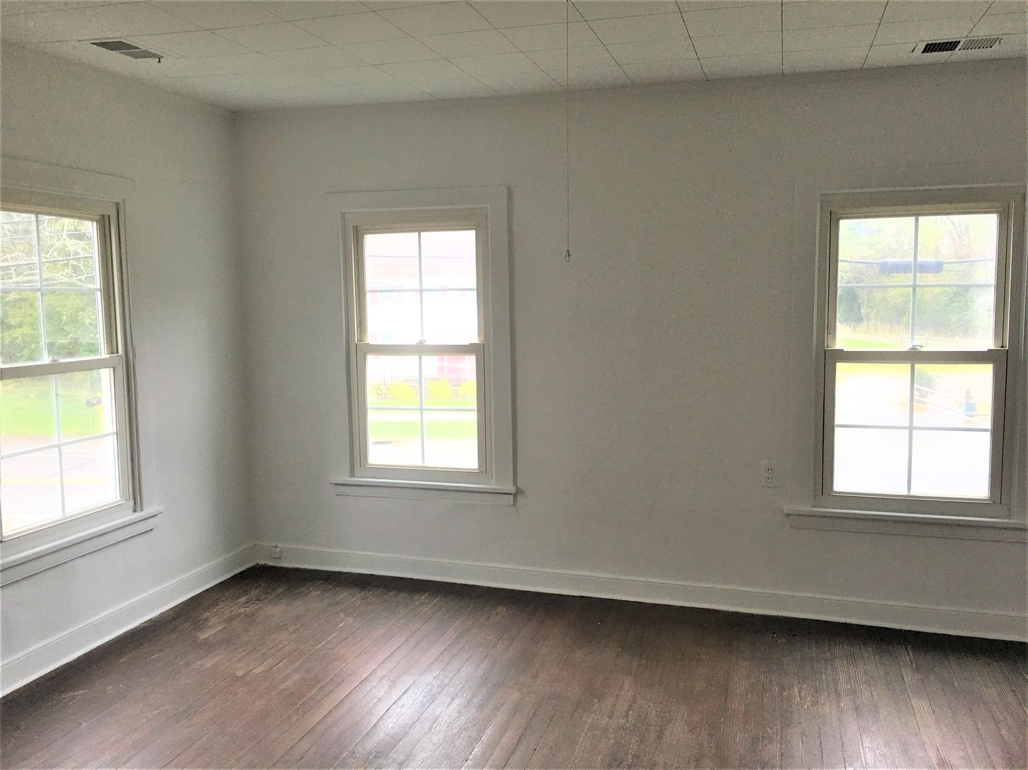  second floor living area or conference room