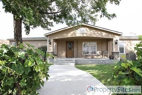 1st image of 382 Lawrence Dr