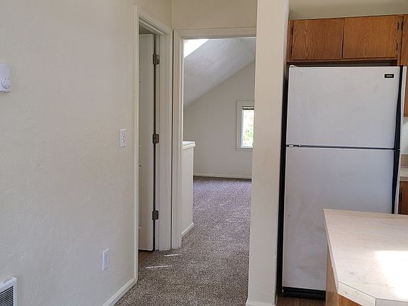 4th image of 1261 & 1/2 Washington St #1/2
