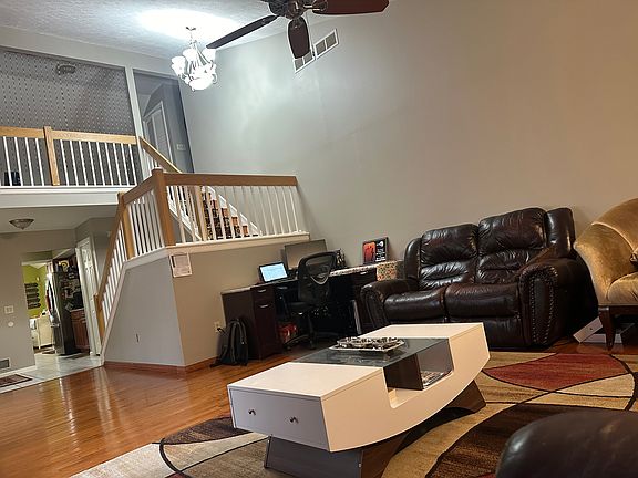 5th image of 62 Brittany Cir