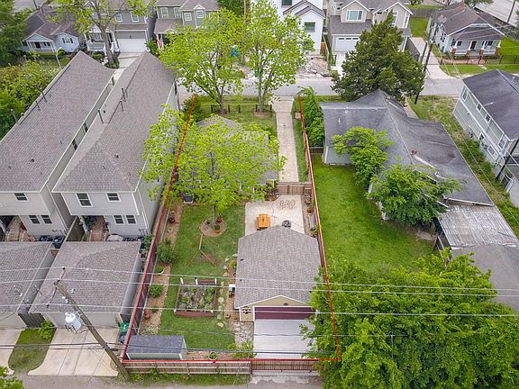 713 E. 26TH ST., BACK YARD AERIAL SHOWCASING THE ALLEYWAY ENTRANCE. 2 CAR GARAGE CAN BE ACCESSED FROM THE FRONT OR THE BACK.