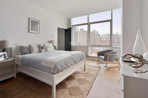 Sold by Douglas Elliman | media 22