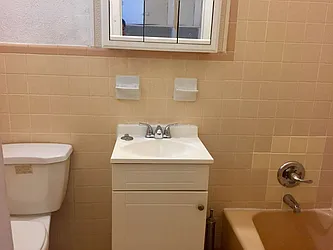 Rented by Lee Rosenblum, LREB