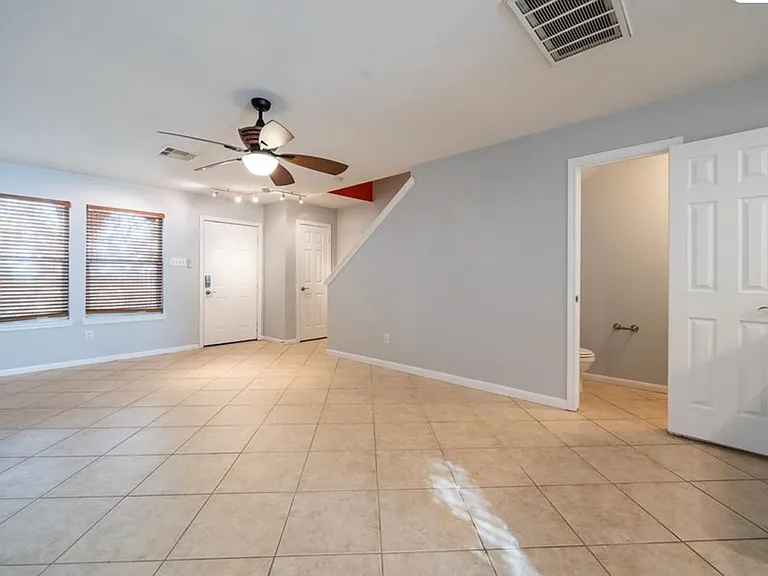 1419 Cleveland St — Photo 5