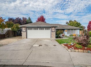 1570 Williamsburg Cir, Medford, OR 97501