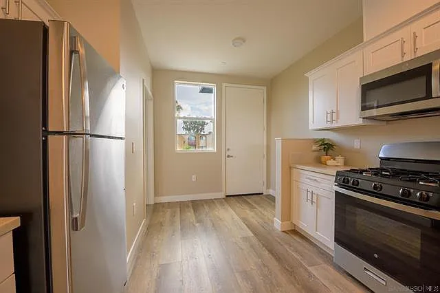 1316 E Grand Ave #104 — Photo 14